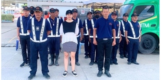ตรวจแถวร่วมกับผู้ว่าจ้าง